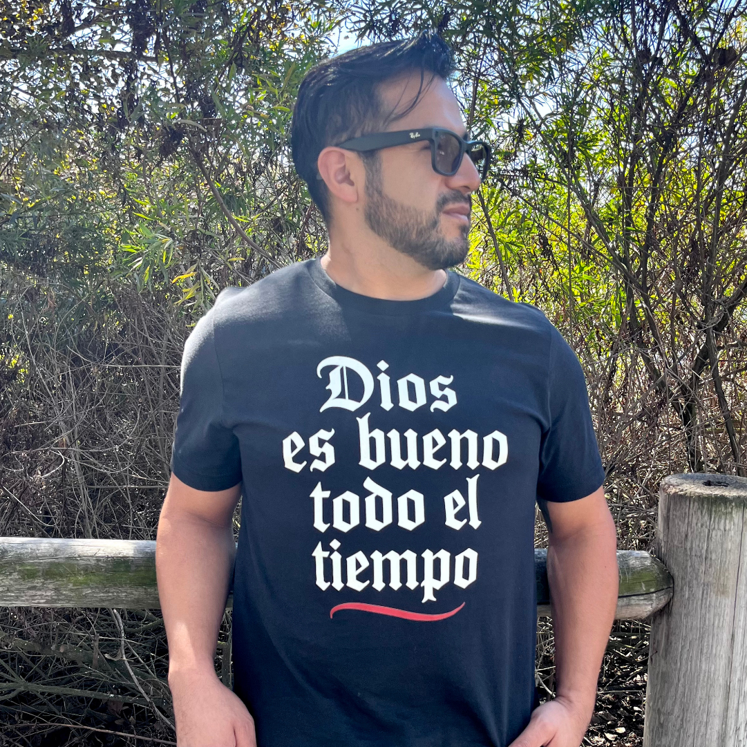 Dios es Bueno Tshirt